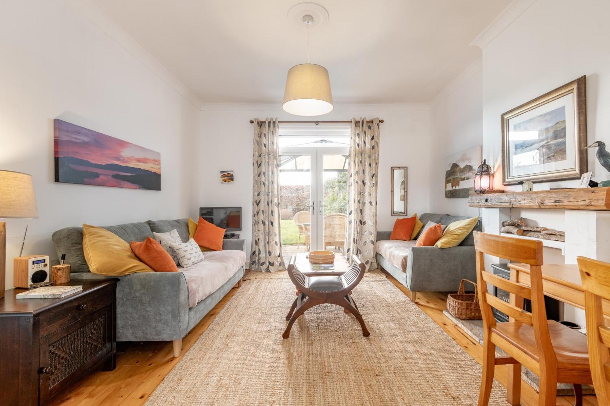 Heather Cottage, 2 Bedroom In คอมรี ภายนอก รูปภาพ